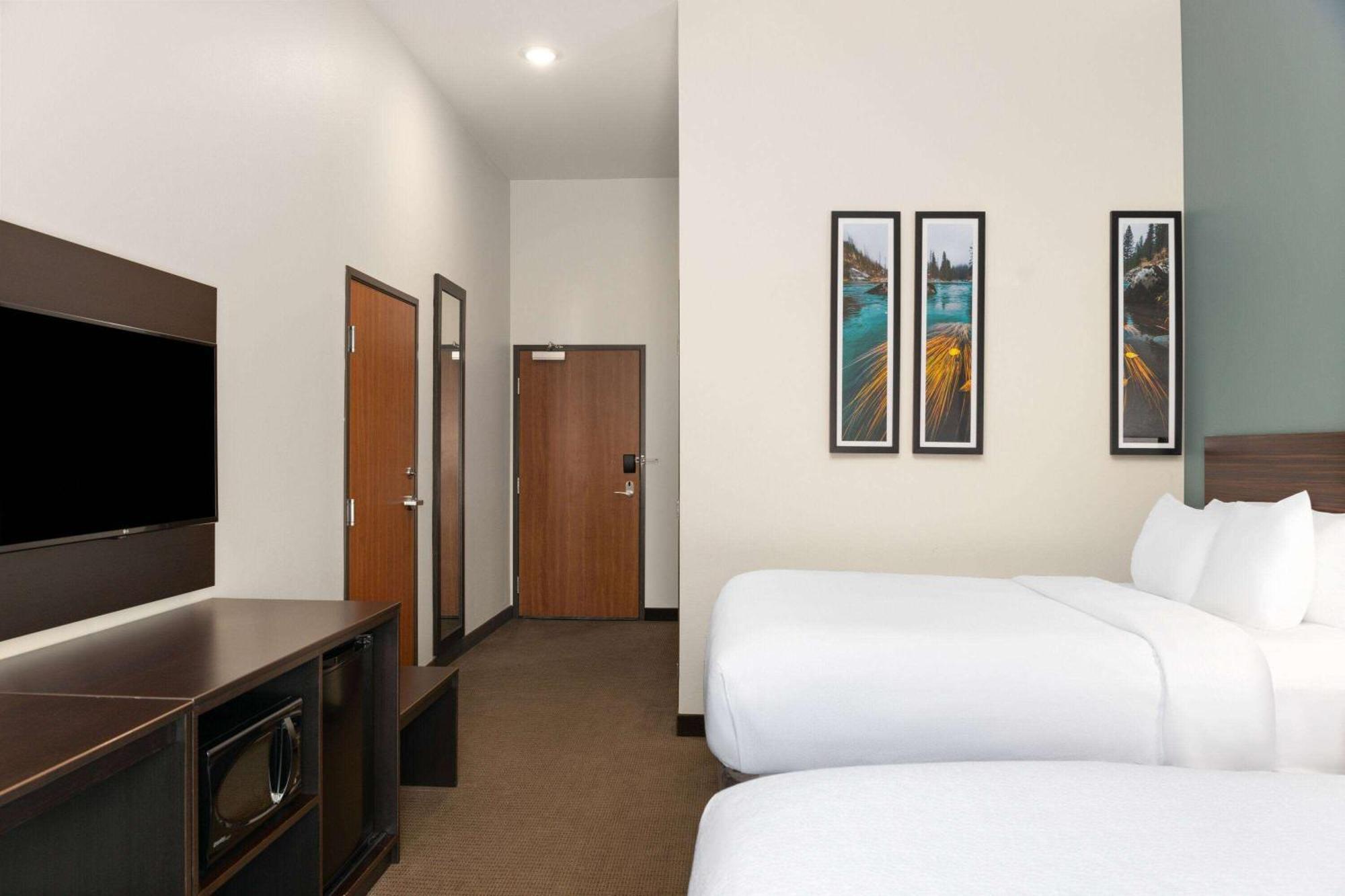 La Quinta Inn & Suites By Wyndham وينتاتشي، واشنطن المظهر الخارجي الصورة