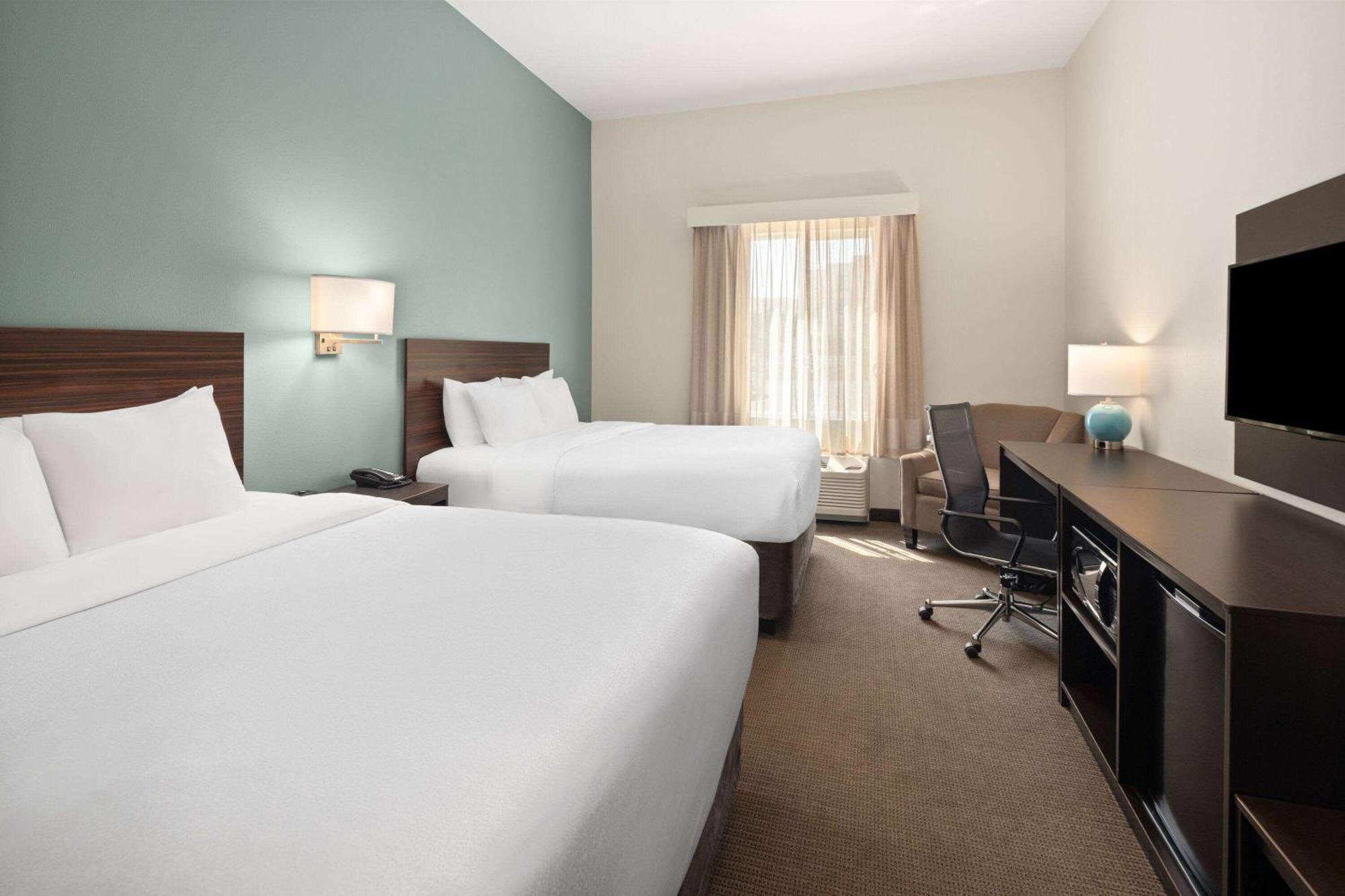 La Quinta Inn & Suites By Wyndham وينتاتشي، واشنطن المظهر الخارجي الصورة