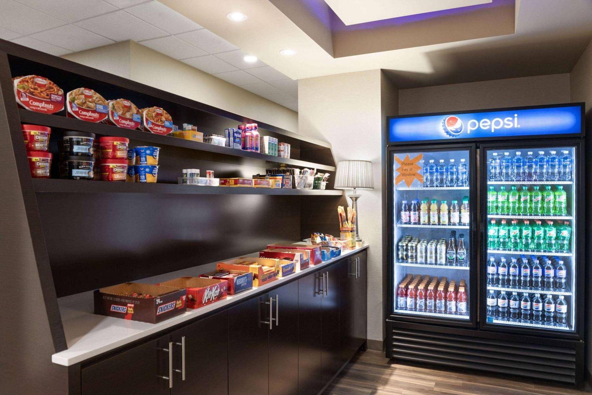 La Quinta Inn & Suites By Wyndham وينتاتشي، واشنطن المظهر الخارجي الصورة