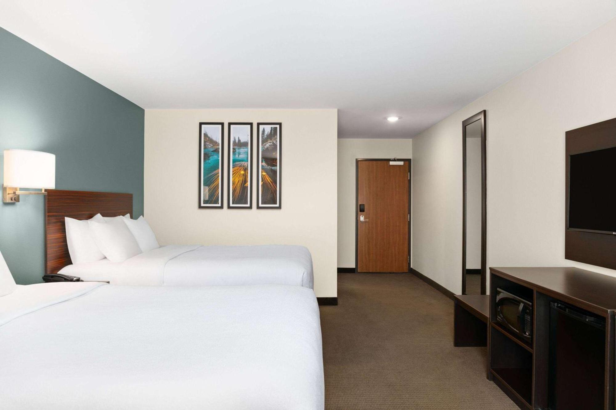 La Quinta Inn & Suites By Wyndham وينتاتشي، واشنطن المظهر الخارجي الصورة