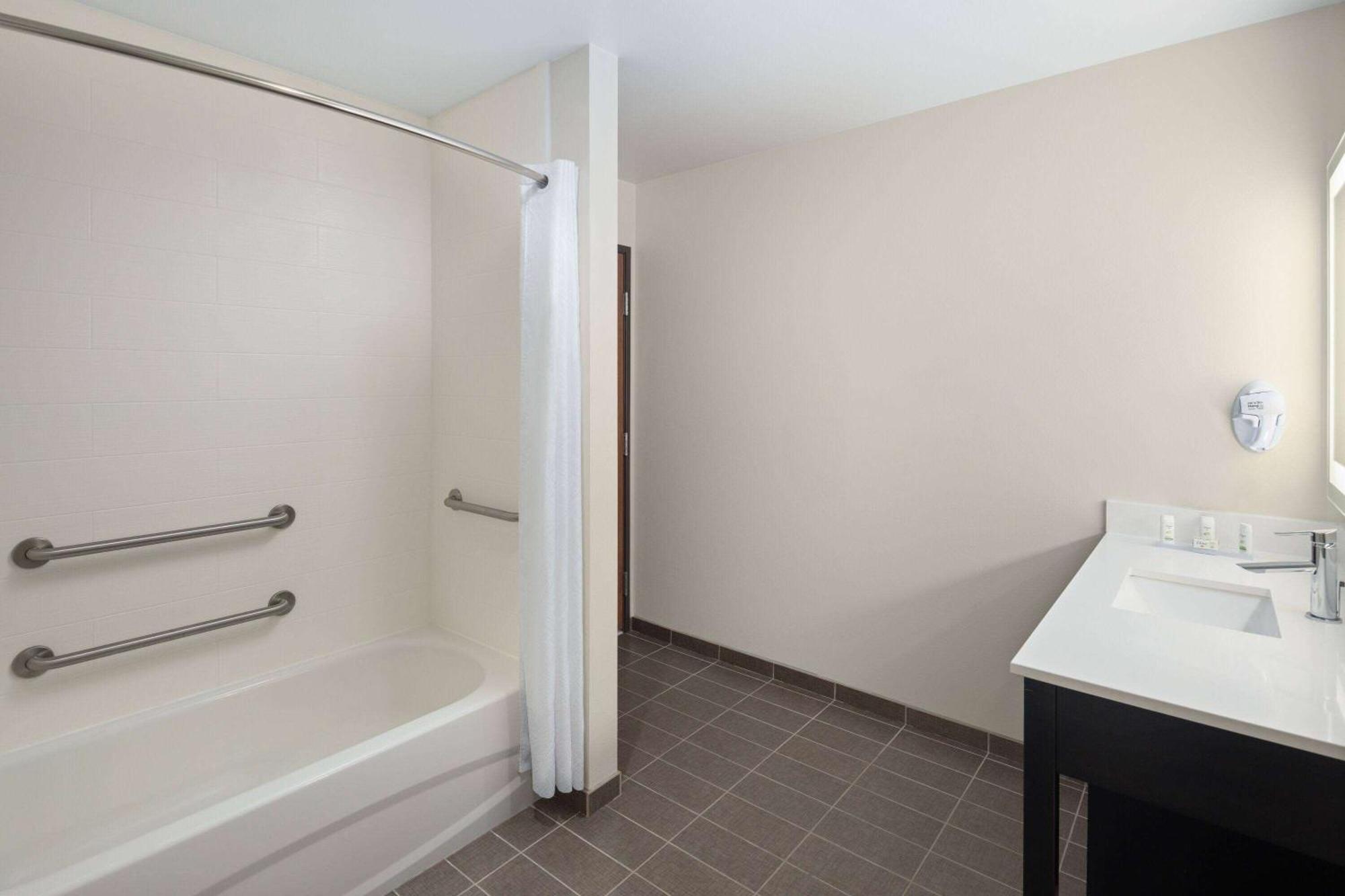 La Quinta Inn & Suites By Wyndham وينتاتشي، واشنطن المظهر الخارجي الصورة