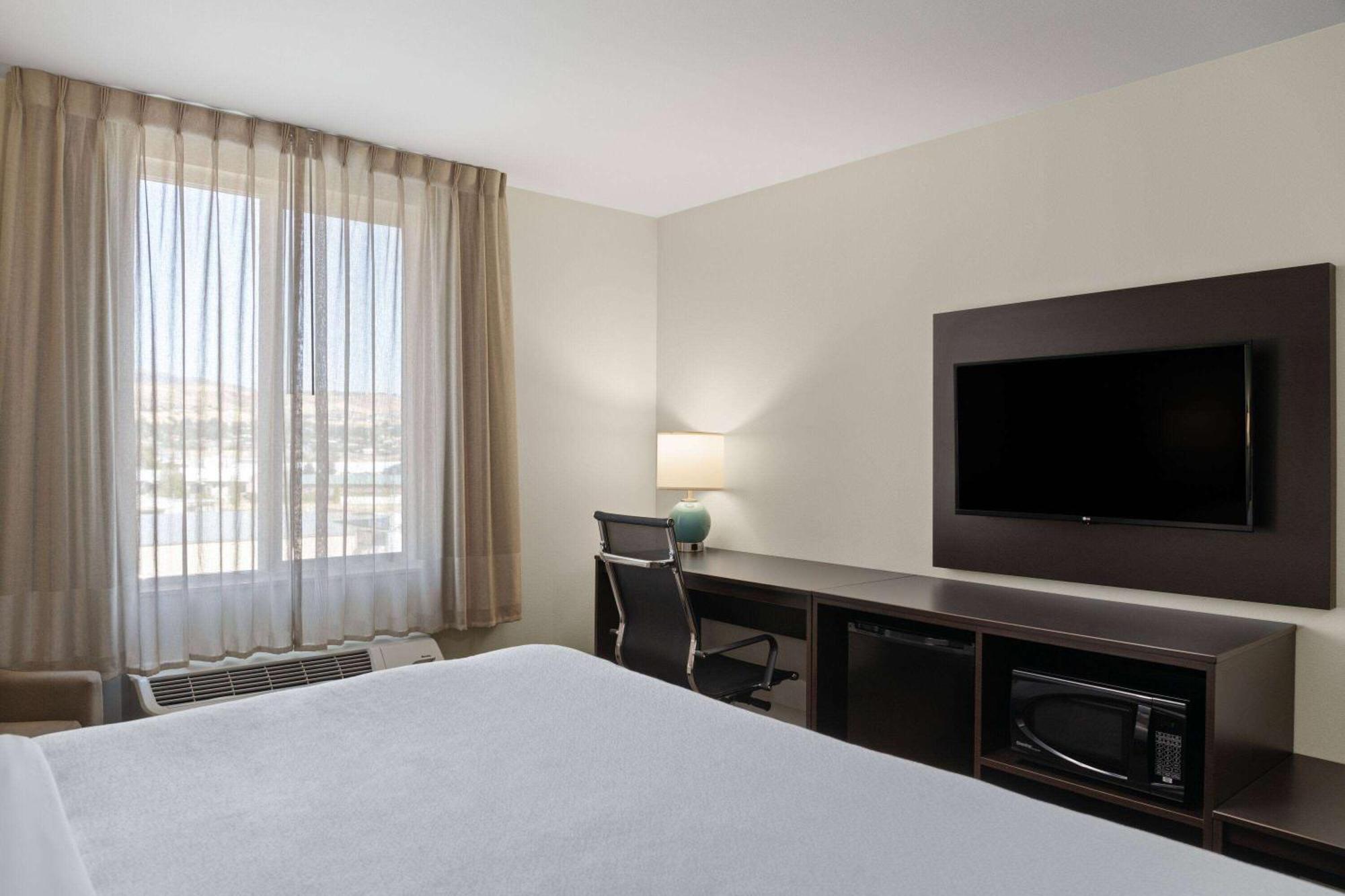 La Quinta Inn & Suites By Wyndham وينتاتشي، واشنطن المظهر الخارجي الصورة