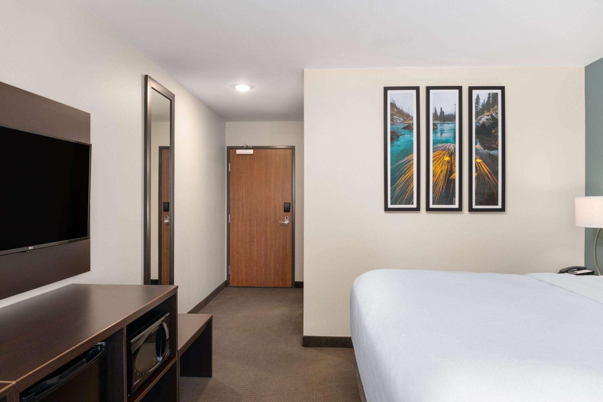 La Quinta Inn & Suites By Wyndham وينتاتشي، واشنطن المظهر الخارجي الصورة