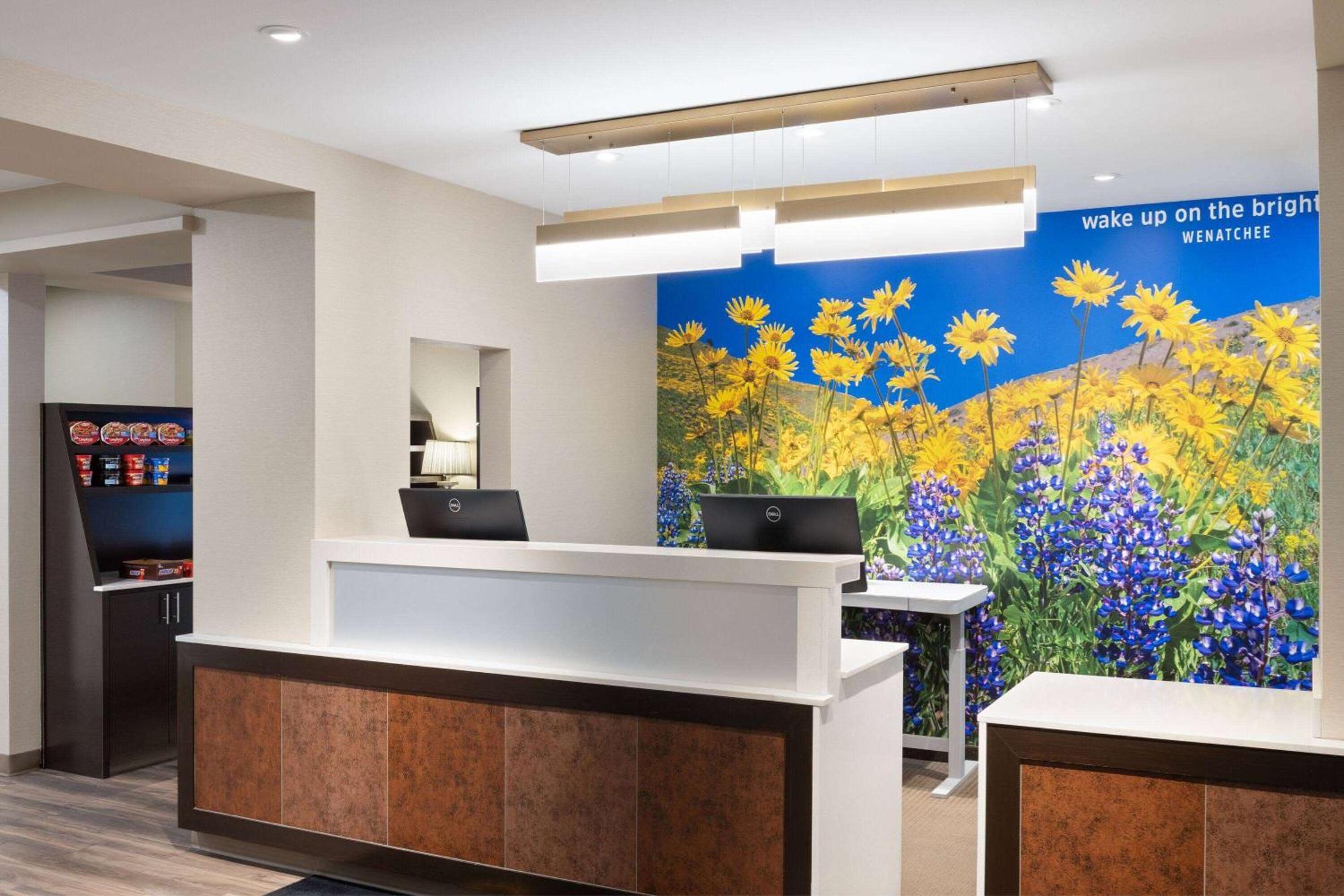 La Quinta Inn & Suites By Wyndham وينتاتشي، واشنطن المظهر الخارجي الصورة