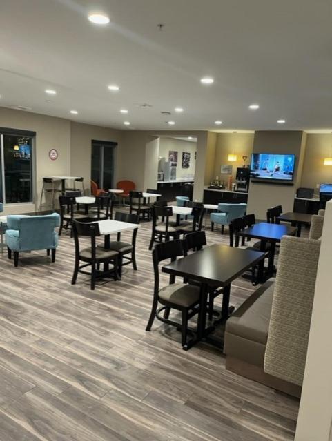 La Quinta Inn & Suites By Wyndham وينتاتشي، واشنطن المظهر الخارجي الصورة